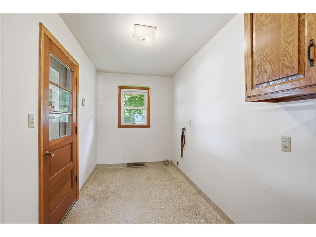 301 S Market Street Belle Plaine MN 56011 7044323 image13
