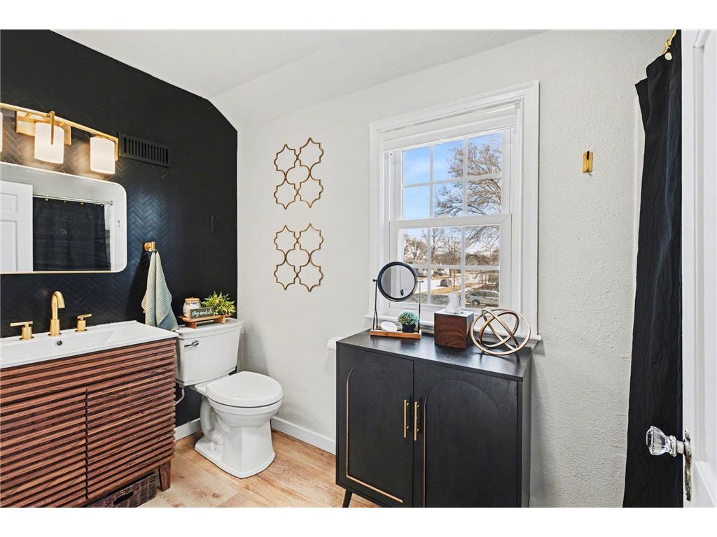 301 SE 3rd Avenue SE Pipestone MN 56164 7045626 image22