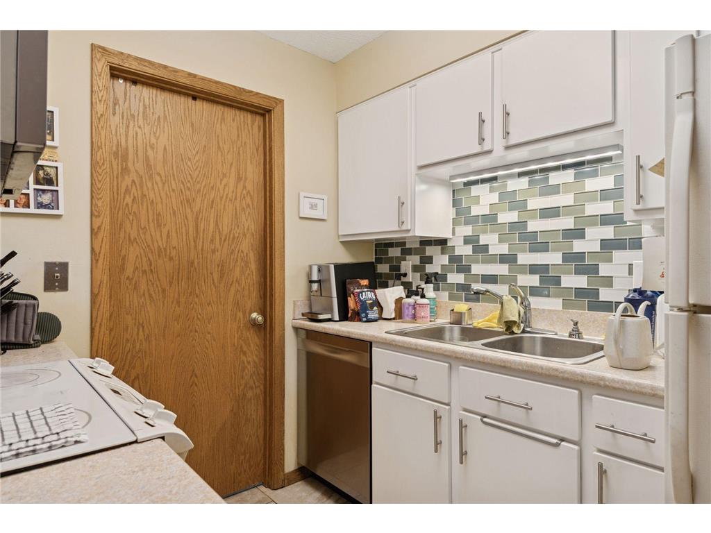 301 Selby Avenue Saint Paul MN 55102 6801008 image6