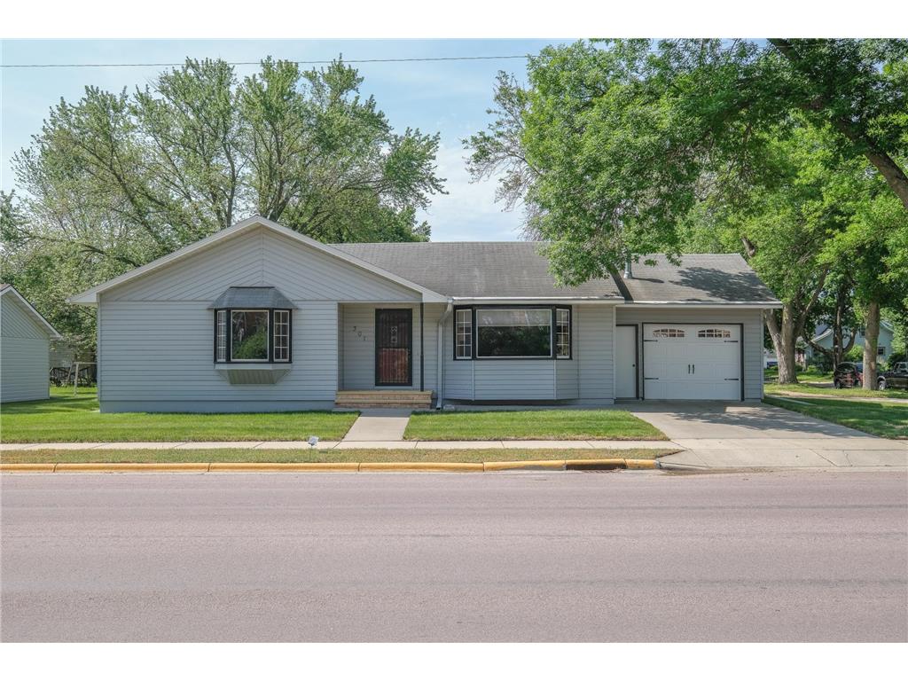 301 Silver Street E Mapleton MN 56065 6381030 image1