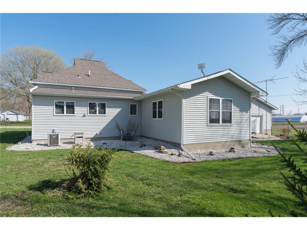 301 South Street W Amboy MN 56010 7064712 image39
