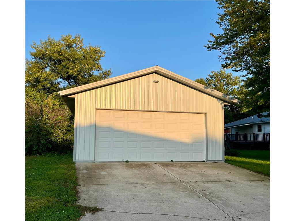 301 Superior Street Milroy MN 56263 6787130 image11