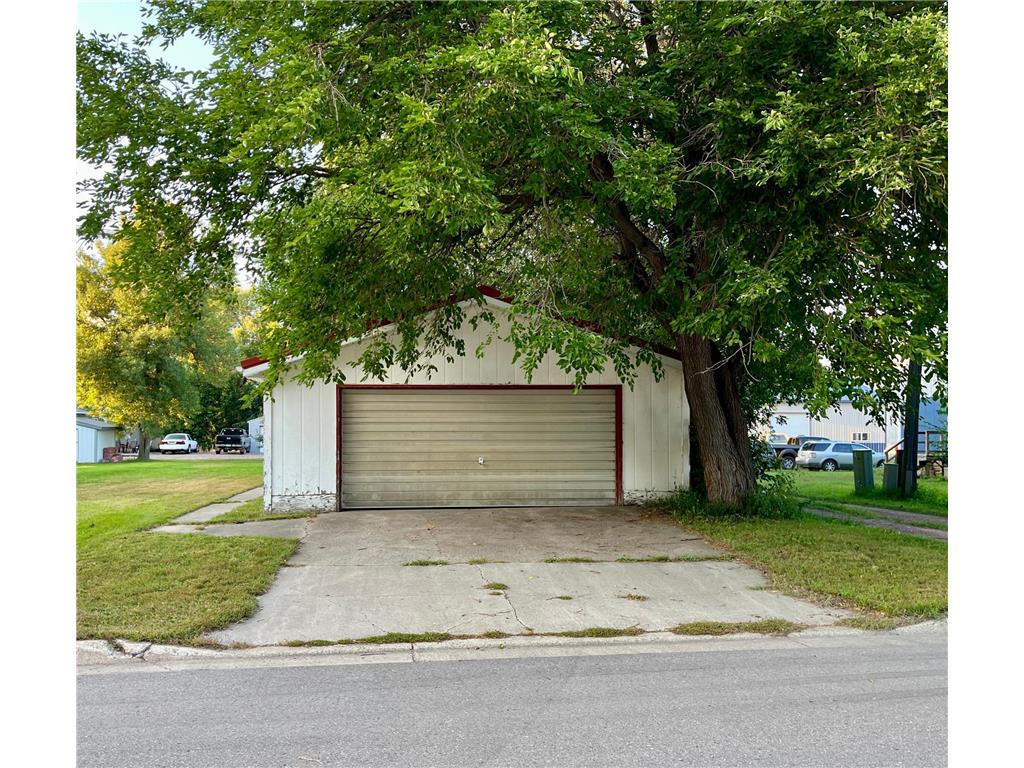 301 Superior Street Milroy MN 56263 6787130 image19