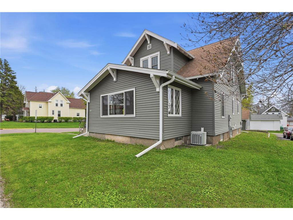 301 W 4th Street Winthrop MN 55396 7057983 image4