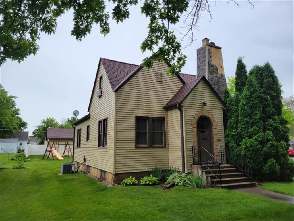 301 W Franklin Wells MN 56097 6554970 image1