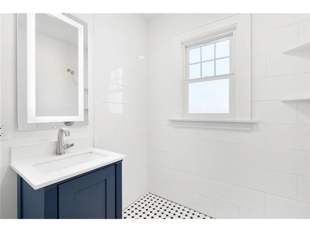 301 W Oakland Avenue #4 Austin MN 55912 7009430 image12