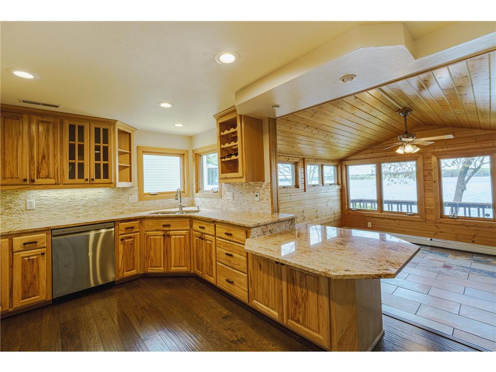 3010 Fairview Road SW Prior Lake MN 55372 - Spring 7060383 image9