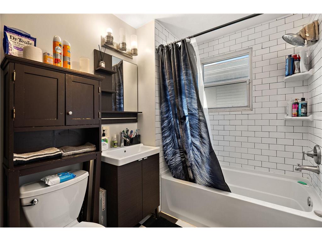 3010 Logan Avenue N Minneapolis MN 55411 7060770 image15