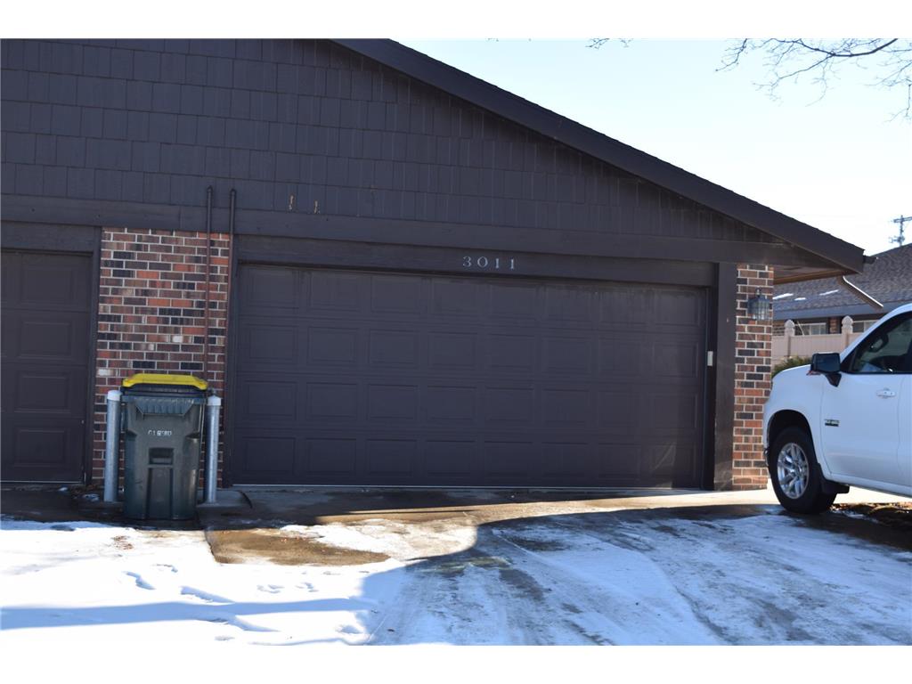 3011 1st Avenue NW Willmar MN 56201 7008445 image1