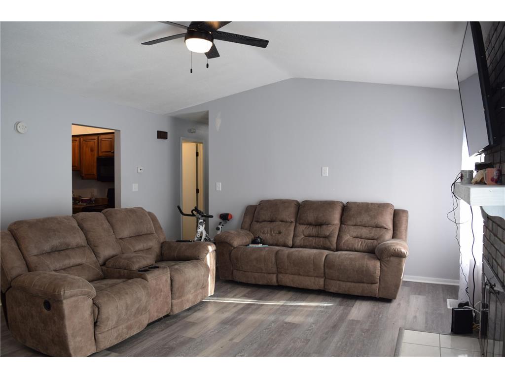 3011 1st Avenue NW Willmar MN 56201 7008445 image4