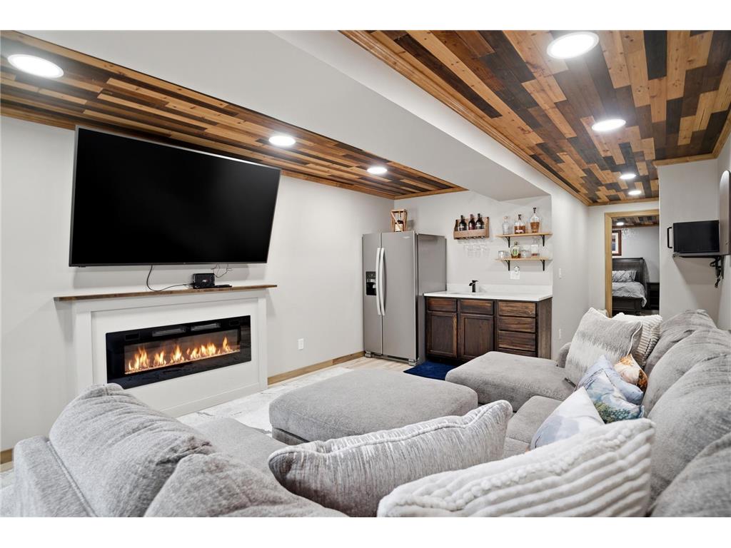 30125 Neal Avenue Lindstrom MN 55045 - South Center Lake 7074250 image15