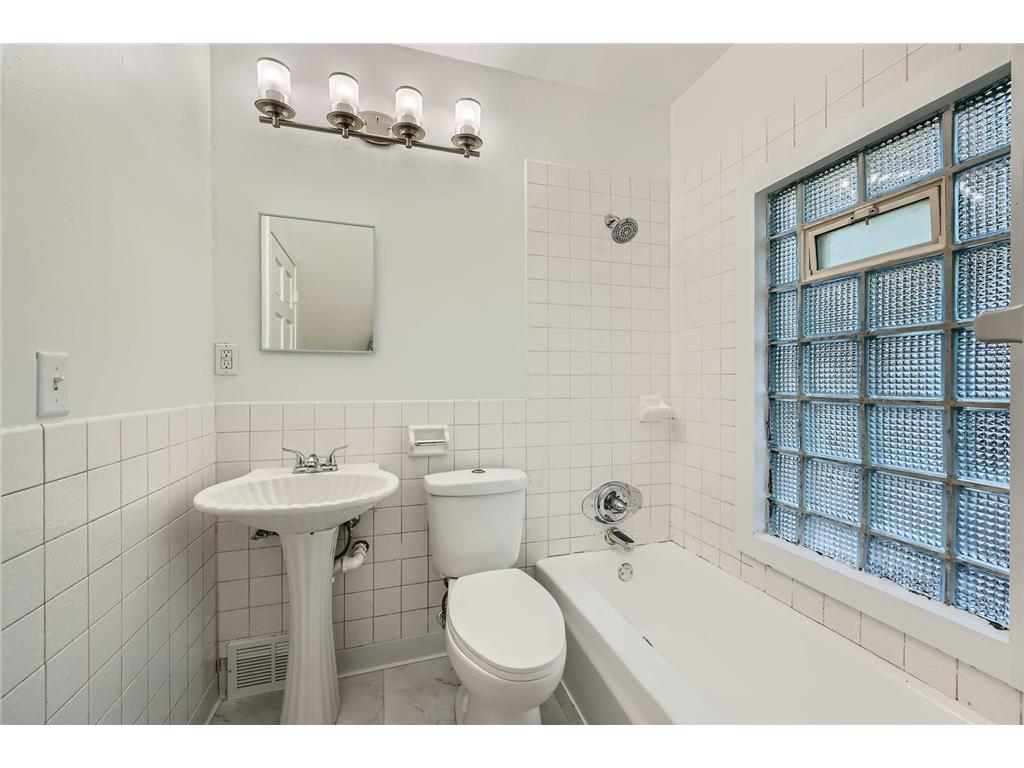 3014 Humboldt Avenue N Minneapolis MN 55411 6748132 image22