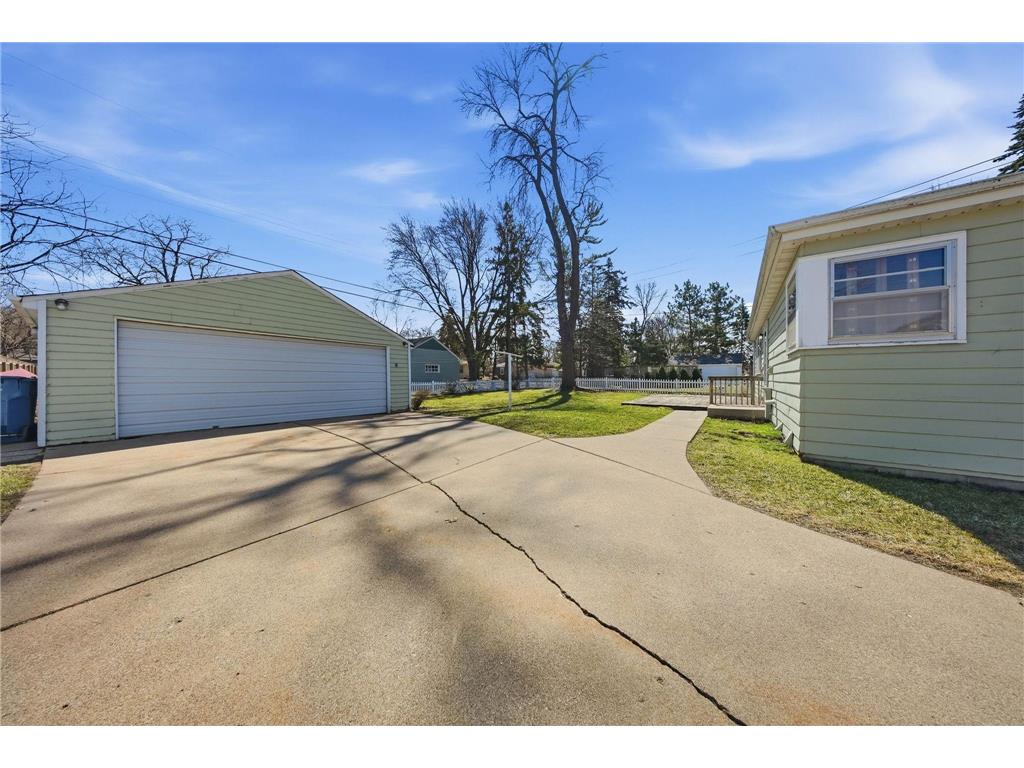 3016 Perry Avenue N Golden Valley MN 55422 7038717 image47