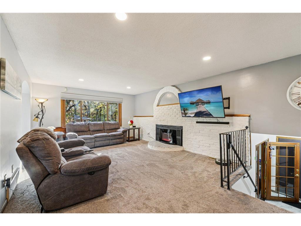 3017 74th Avenue N Brooklyn Park MN 55444 6813091 image3