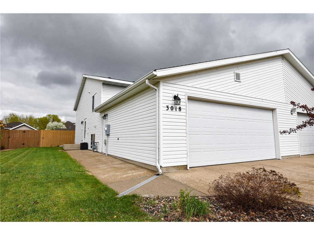 3018 32 Street S Fargo ND 58103 7077355 image1