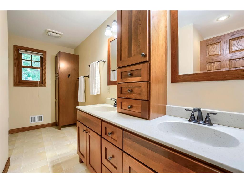 3019 W Old Shakopee Road W Bloomington MN 55431 7106251 image27