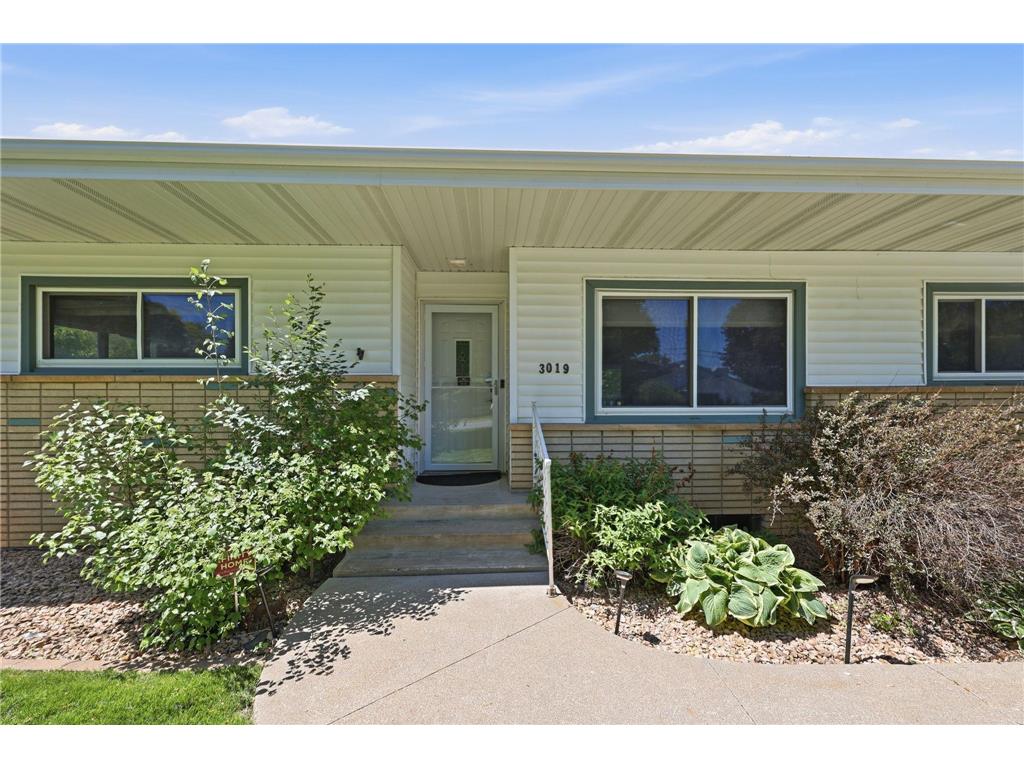3019 Wheeler Street N Roseville MN 55113 7081210 image3