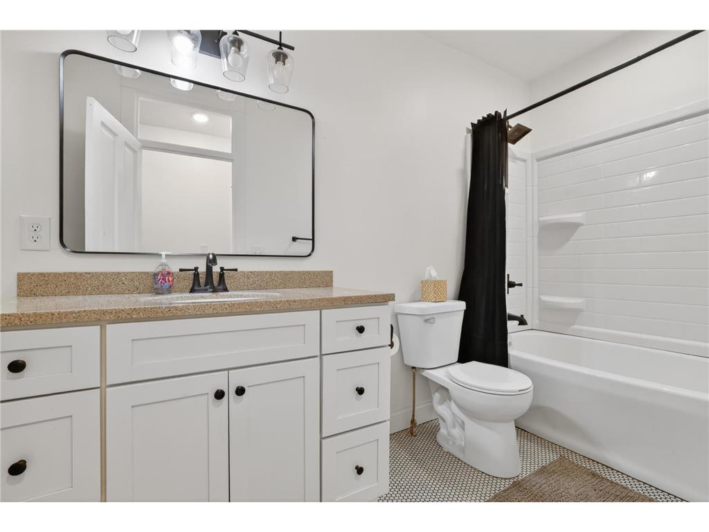 302 1st Street NW Dodge Center MN 55927 7088664 image35