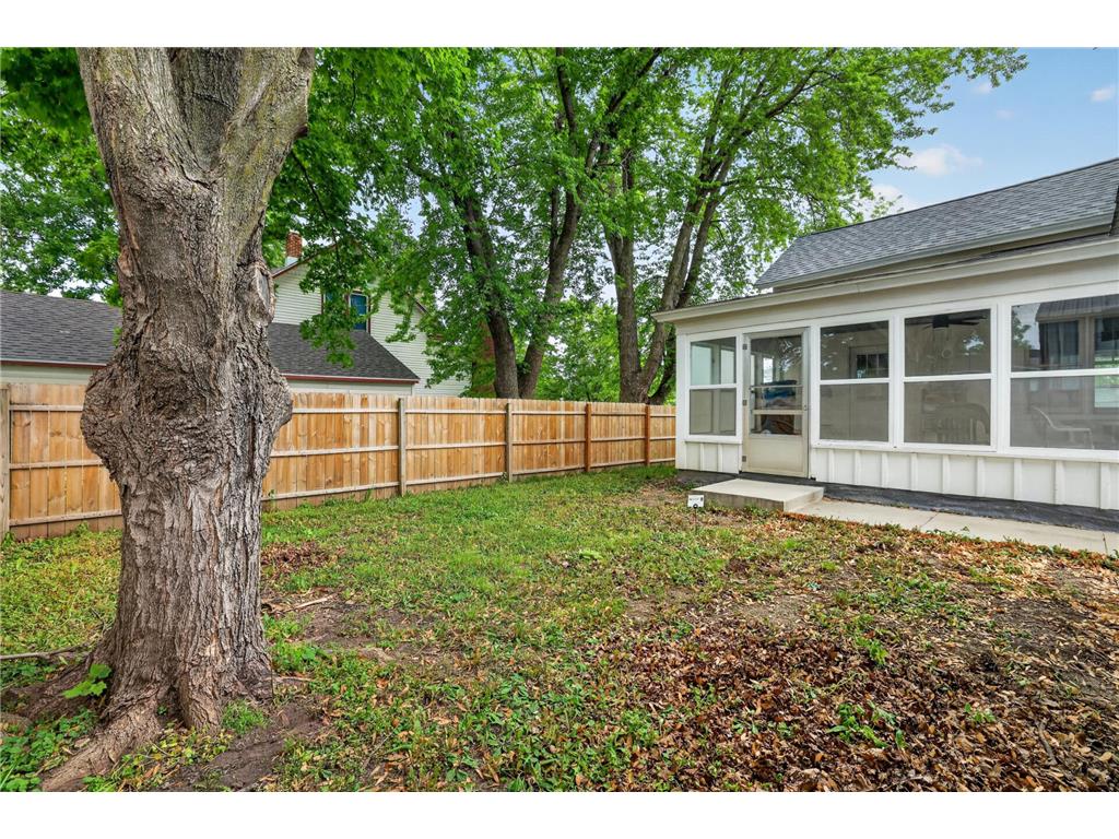 302 1st Street NW Dodge Center MN 55927 7088664 image44