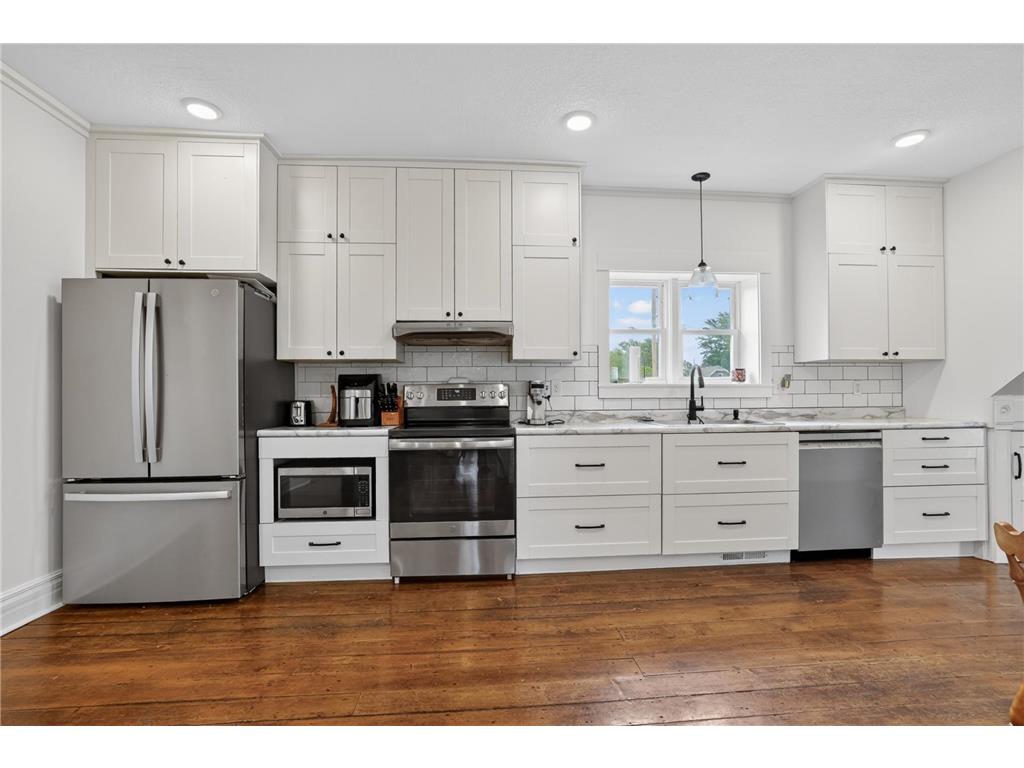 302 1st Street NW Dodge Center MN 55927 7088664 image9