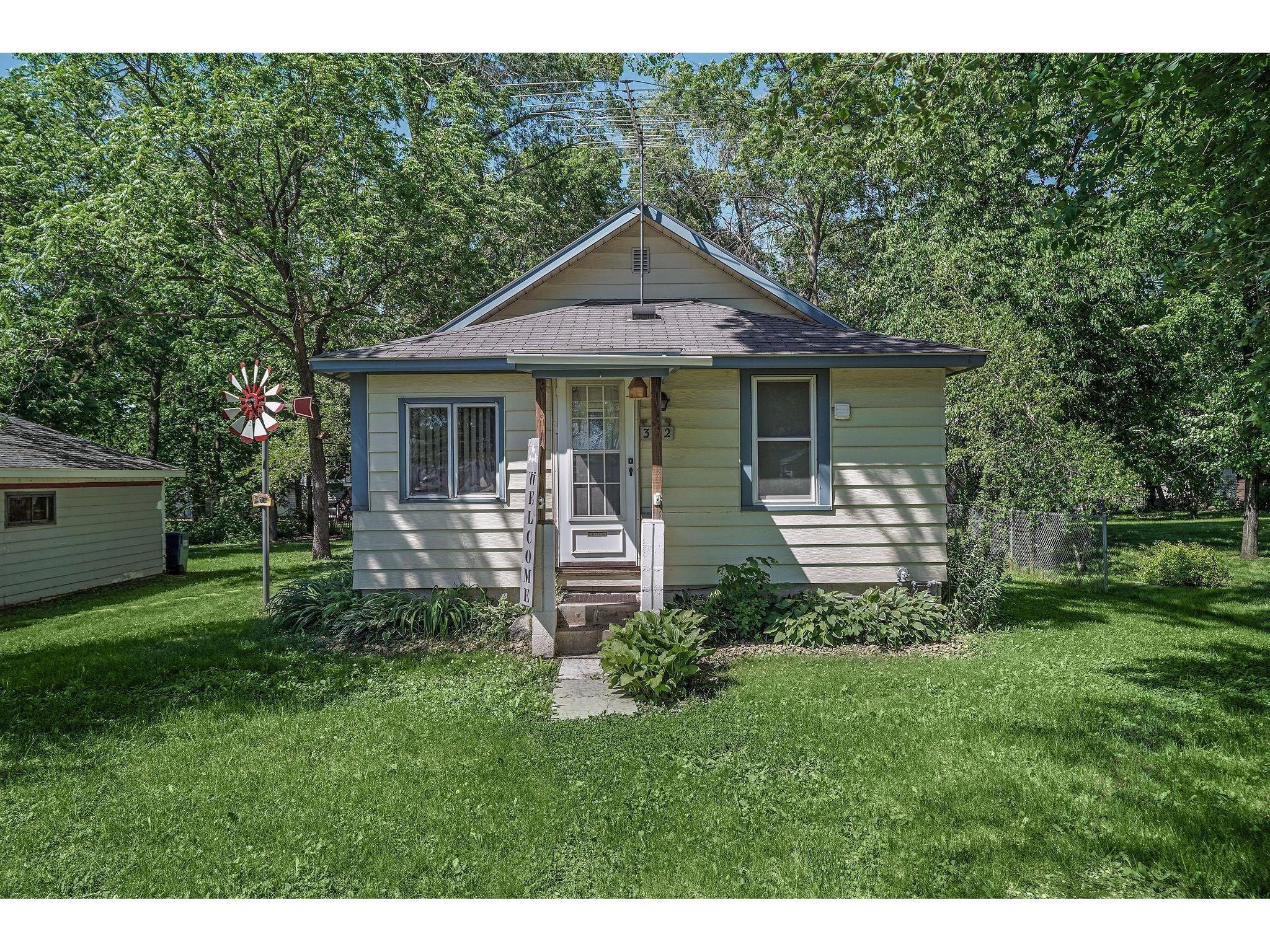 302 21st Street NW, Faribault, MN 55021 MLS 5764949 Edina Realty