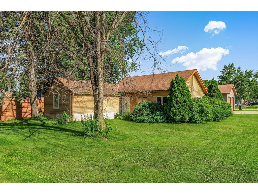 302 3rd Avenue N Bowlus MN 56314 6747895 image1