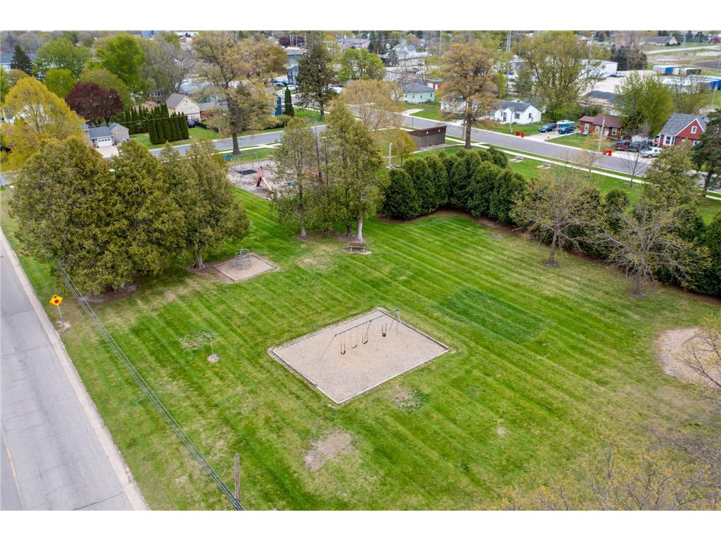 302 5th Avenue NW Dodge Center MN 55927 7067165 image71