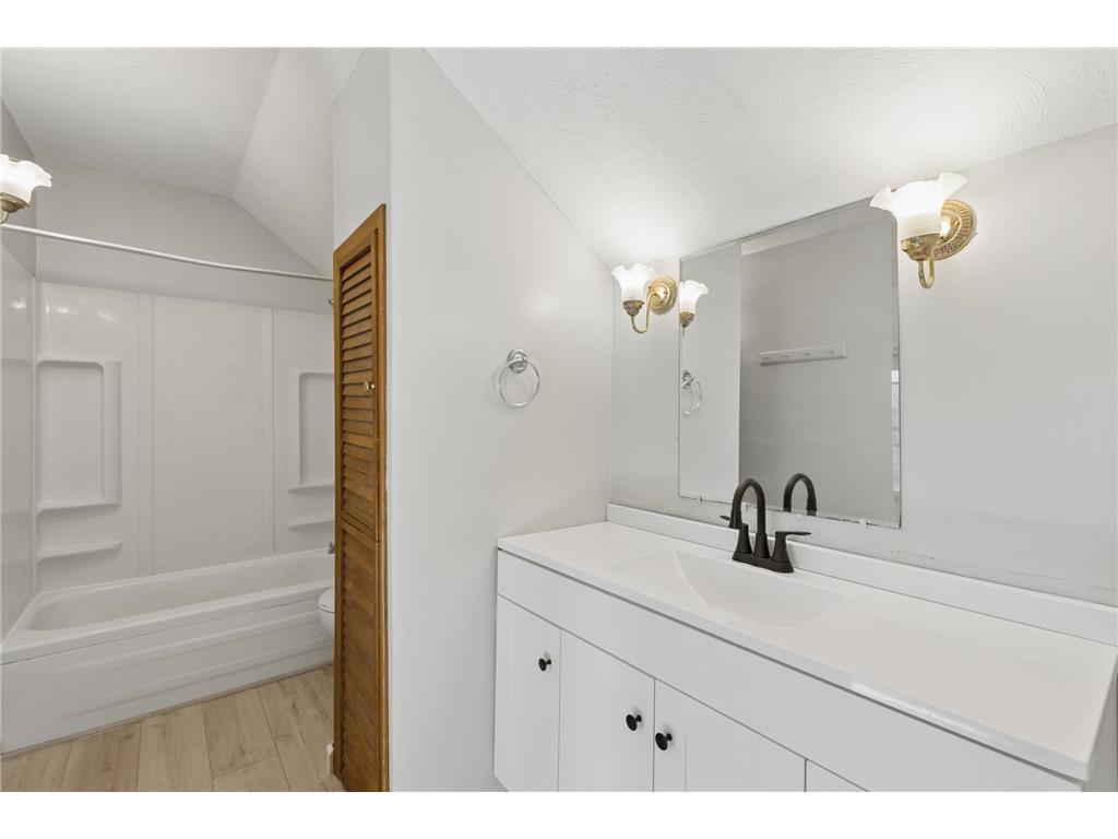 302 Benton Street Anoka MN 55303 7055423 image34