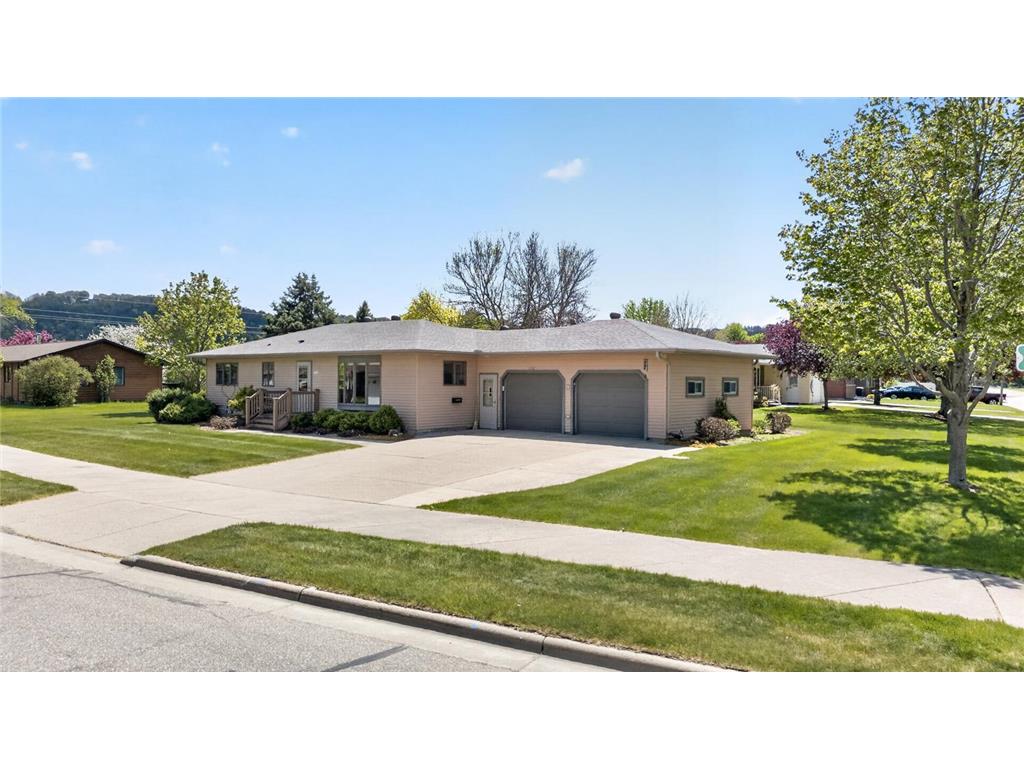 302 Cross Street Lake City MN 55041 7010562 image3