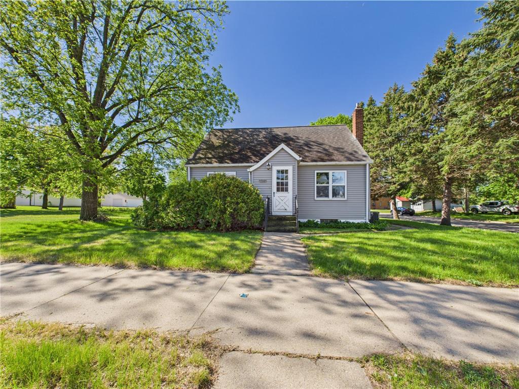 302 E 2nd Street S Melrose MN 56352 6726180 image1