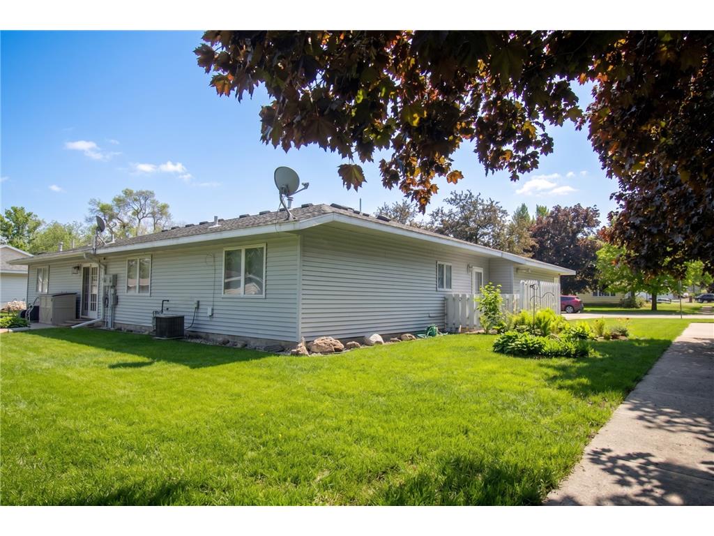 302 Grove Street Lyle MN 55953 7077664 image16