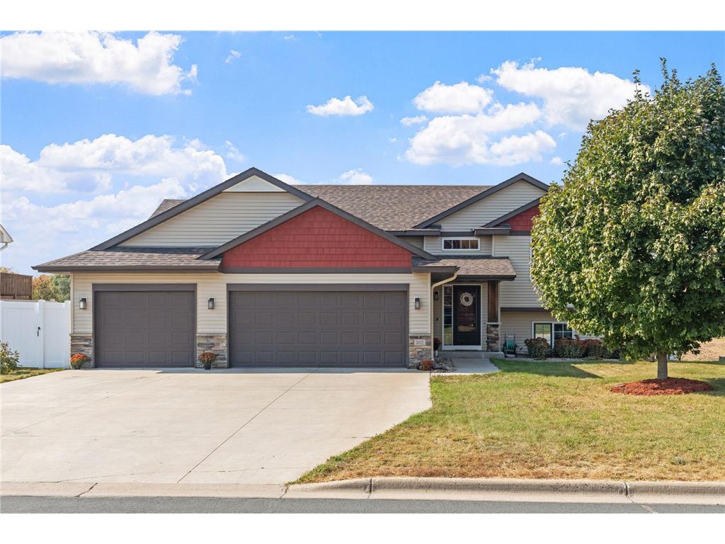 302 Kennedy Avenue NW New Prague MN 56071 6609855 image1