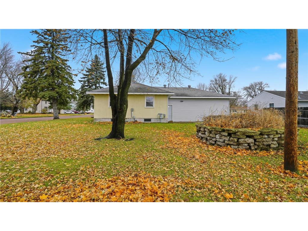 302 Minnesota Avenue E Minnesota Lake MN 56068 6819817 image18