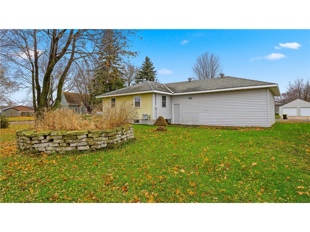 302 Minnesota Avenue E Minnesota Lake MN 56068 6819817 image19