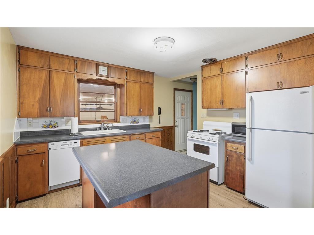 302 Minnesota Avenue E Minnesota Lake MN 56068 6819817 image2