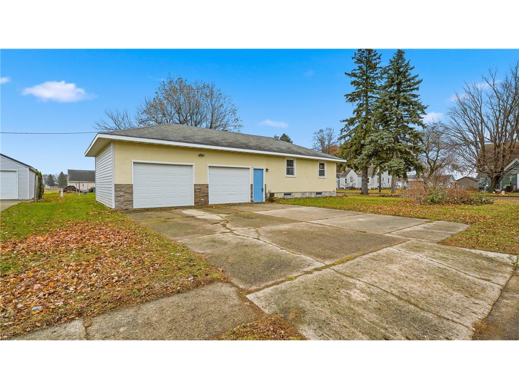 302 Minnesota Avenue E Minnesota Lake MN 56068 6819817 image20