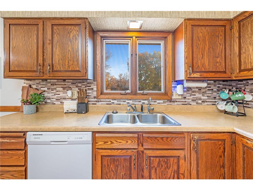 302 N Manyaska Street Sherburn MN 56171 6814104 image10