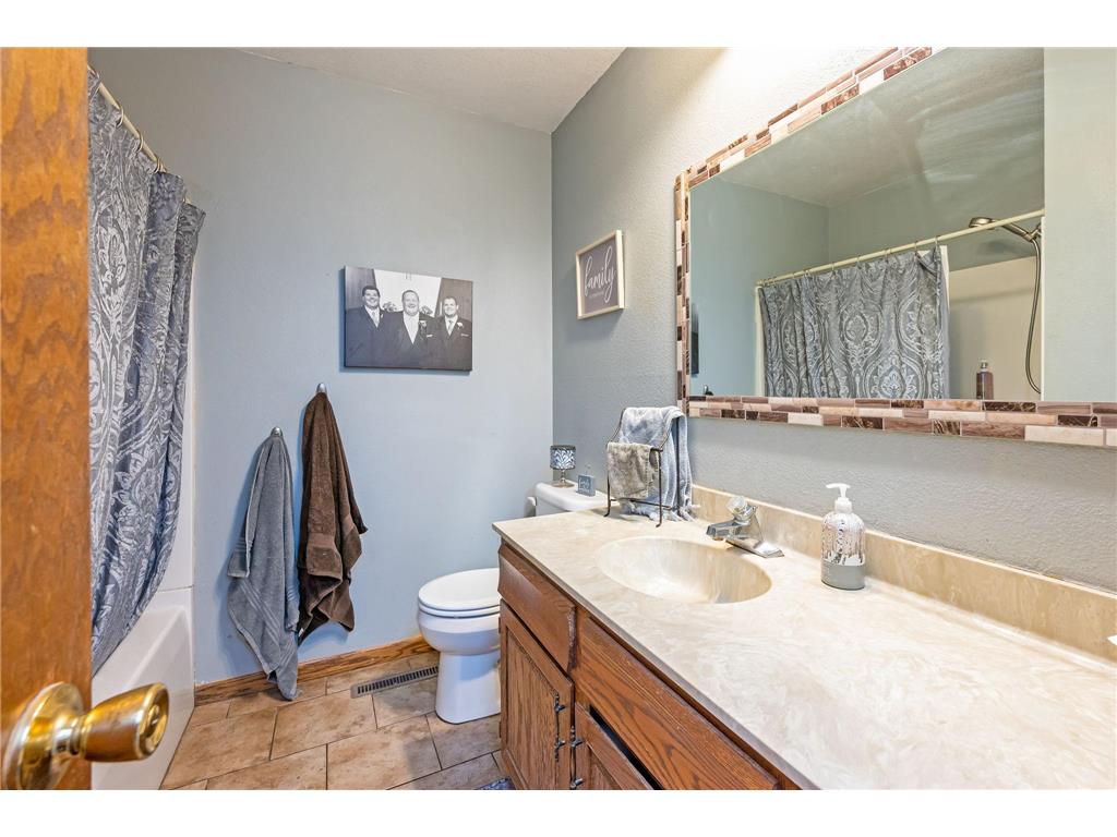 302 N Manyaska Street Sherburn MN 56171 6814104 image18