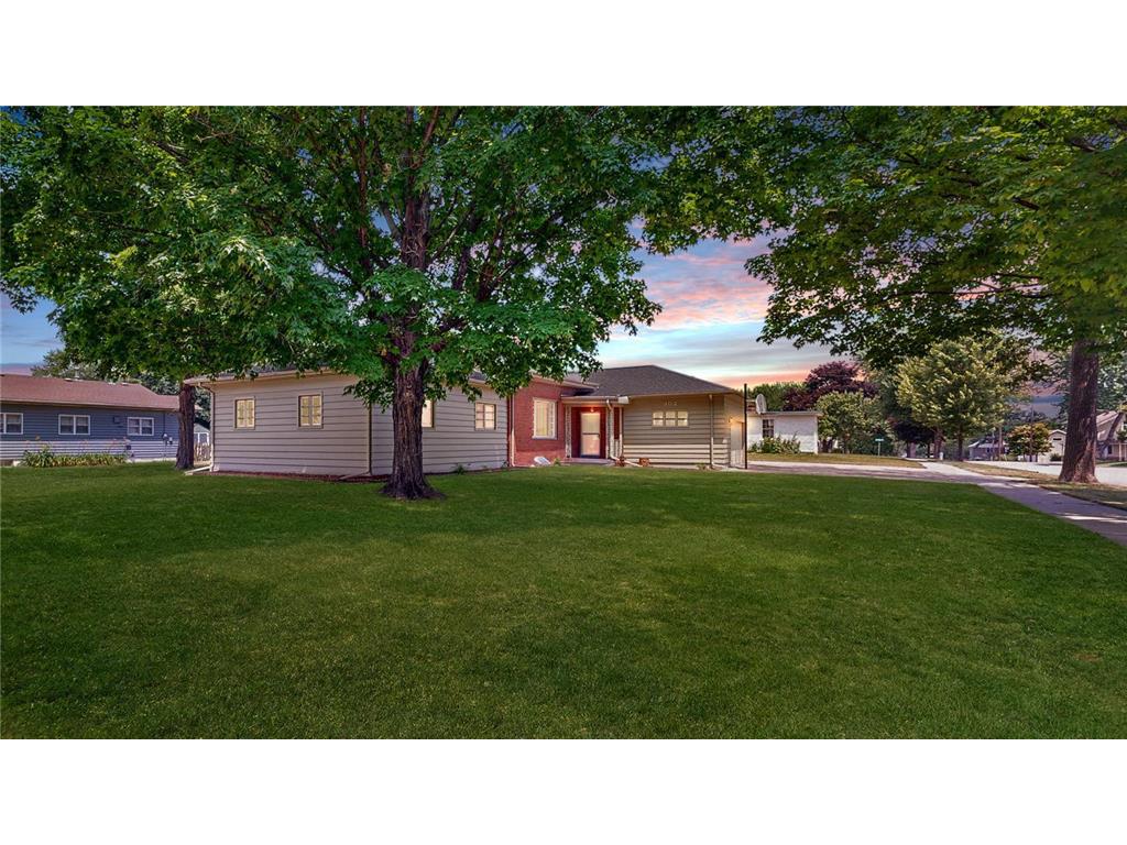 302 N Oak Street Lake City MN 55041 6390744 image1