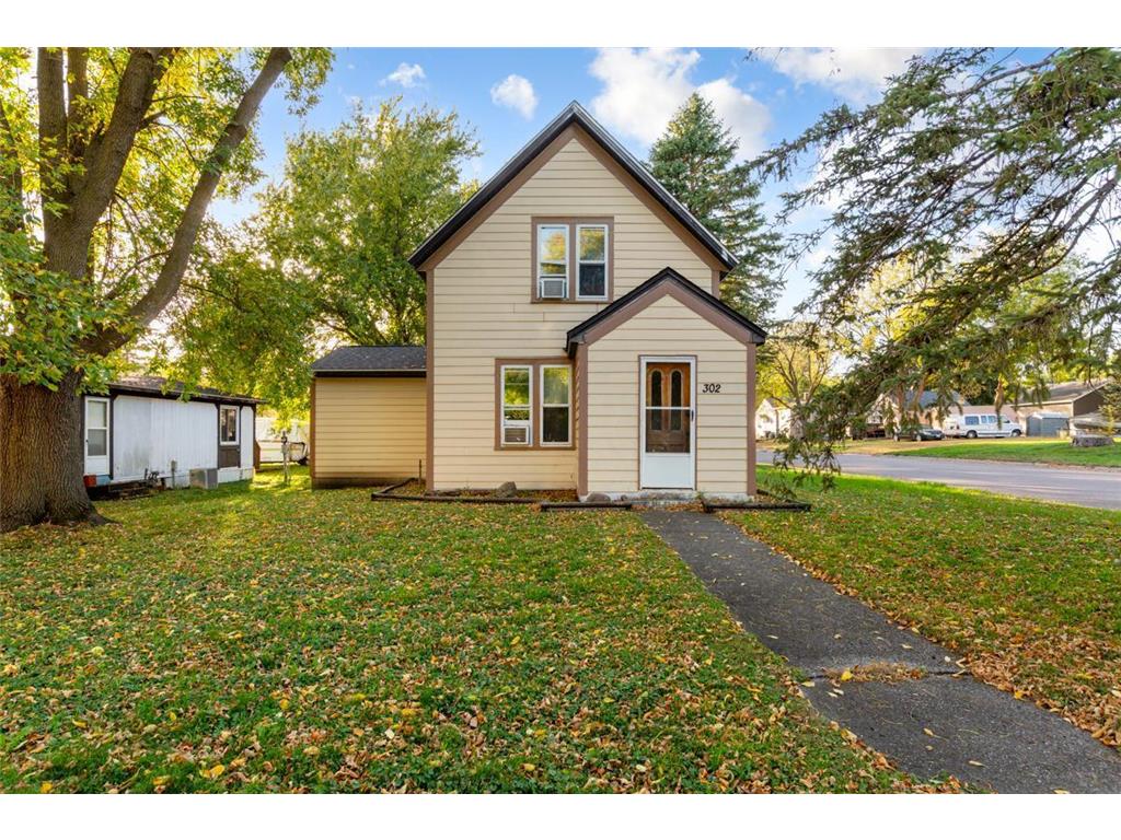 302 S Renville Street Winthrop MN 55396 6800453 image1