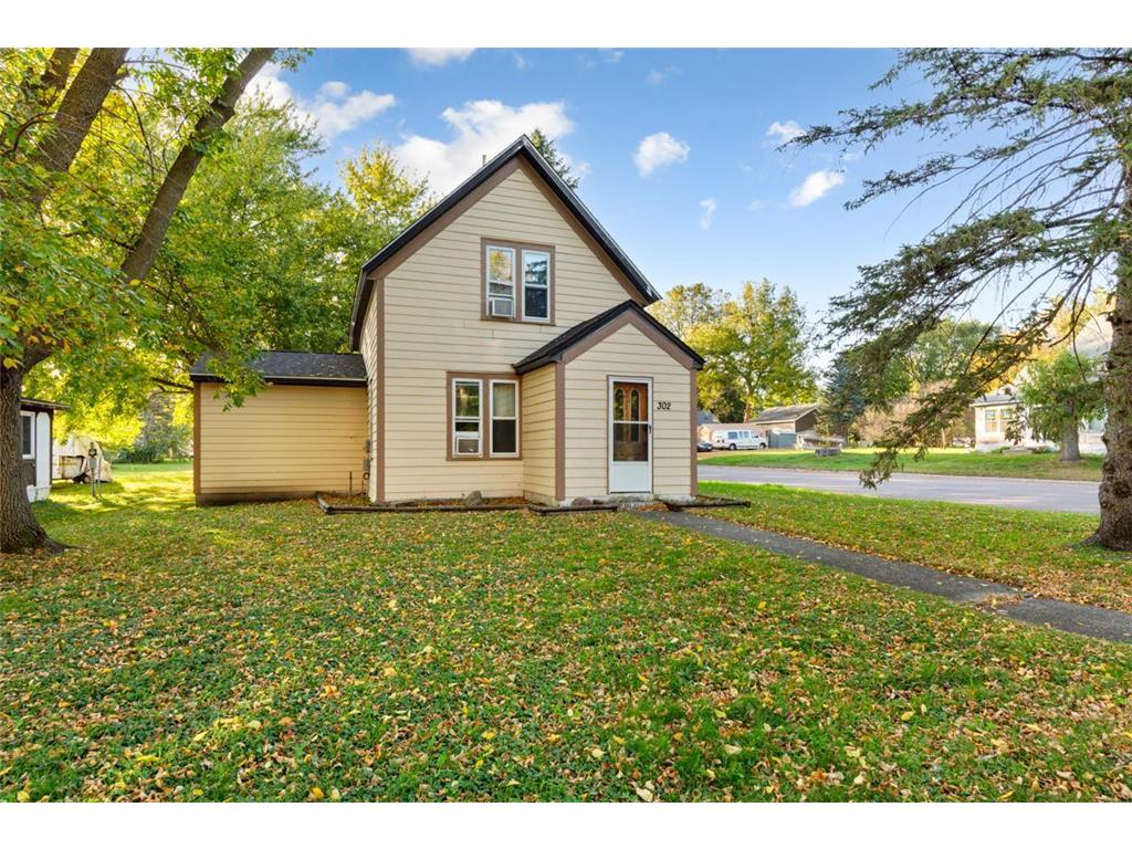 302 S Renville Street Winthrop MN 55396 6800453 image2