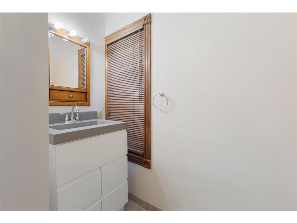 302 S Renville Street Winthrop MN 55396 6800453 image20