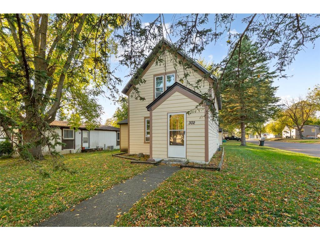 302 S Renville Street Winthrop MN 55396 6800453 image3
