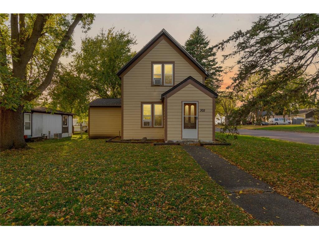 302 S Renville Street Winthrop MN 55396 6800453 image30