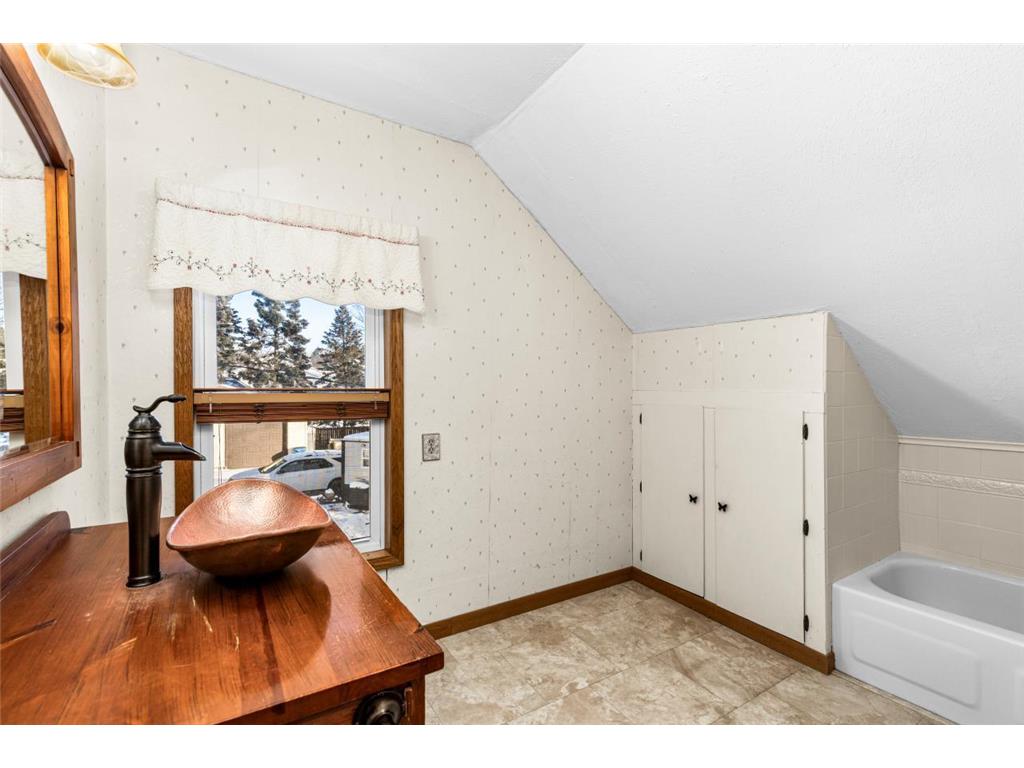 302 River Bluff Avenue Sandstone MN 55072 7022201 image16