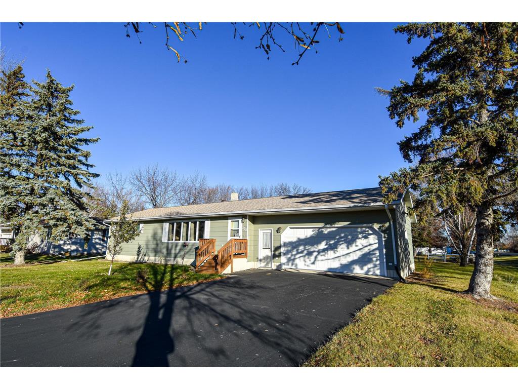 302 Sherwood Avenue N Thief River Falls MN 56701 6726398 image2