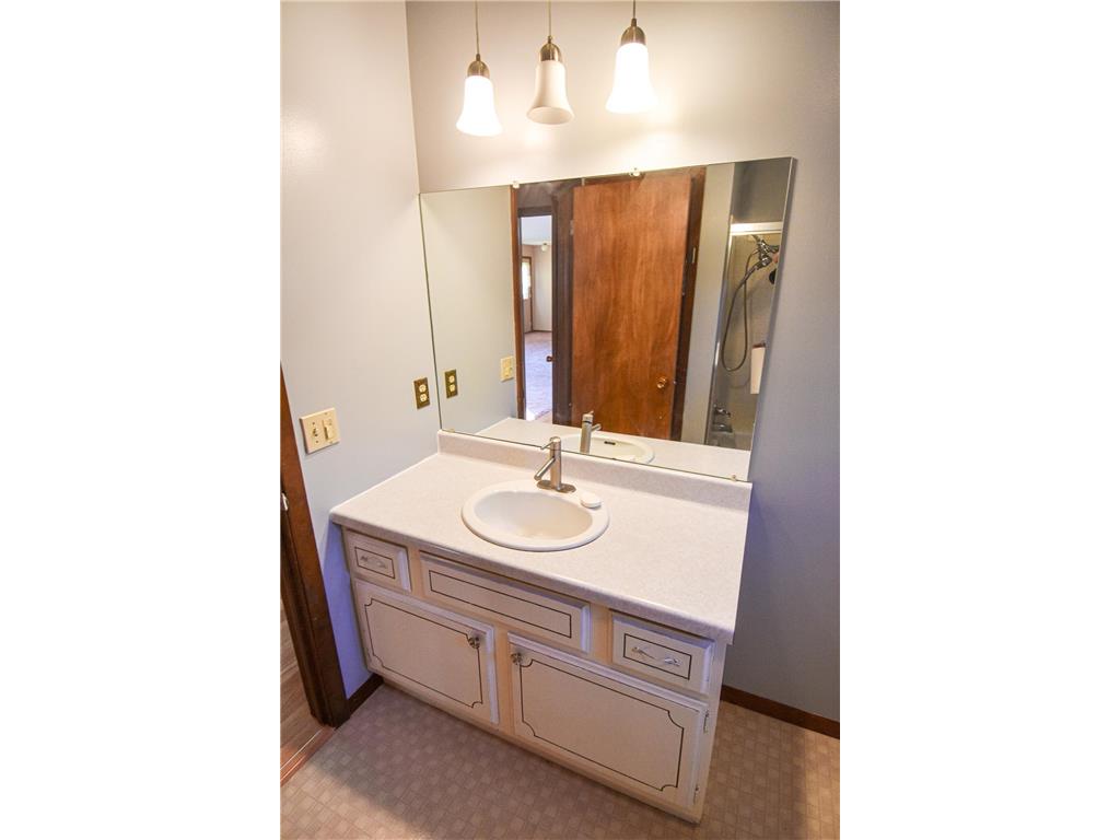 302 Sherwood Avenue N Thief River Falls MN 56701 6726398 image22