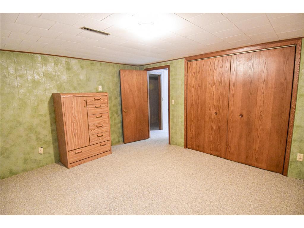 302 Sherwood Avenue N Thief River Falls MN 56701 7050148 image18