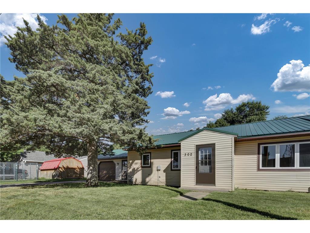 302 Squire Avenue Raymond MN 56282 7091240 image1