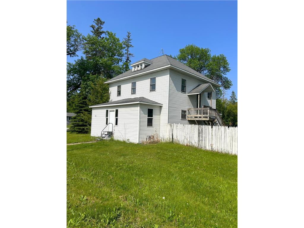 302 State Avenue S Warroad MN 56763 6737014 image1